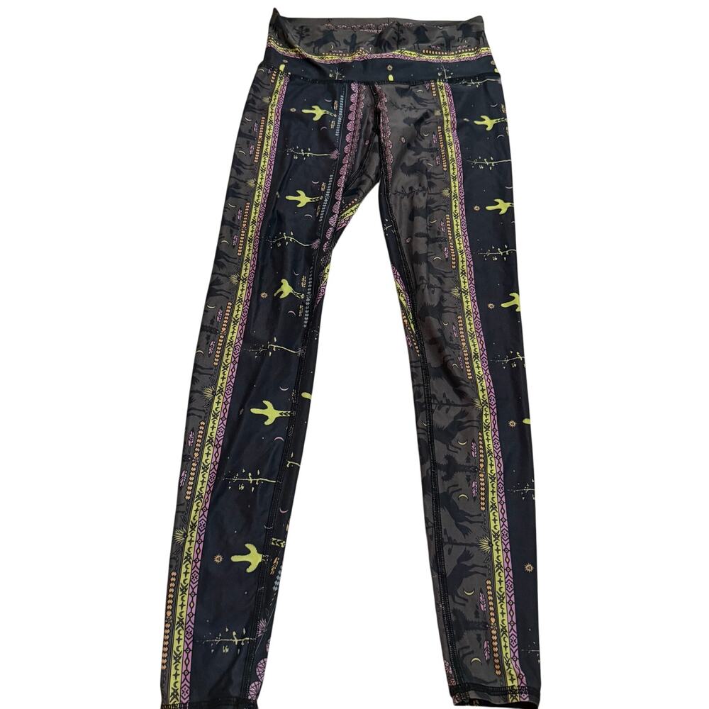 Teeki Wild and Free leggings Hot pants western desert‎ Southwest Cactus sz M